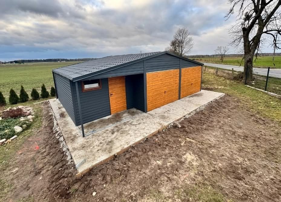 Garaj metalic din panouri sandwich 3.5 x 6.3m