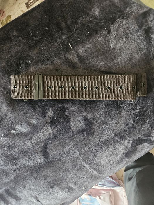 Uniforma militara,bocanci,scurta,curea,ciorapi,vesta tactica,fes...etc