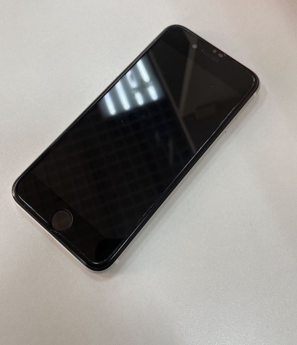 iphone se 64gb.