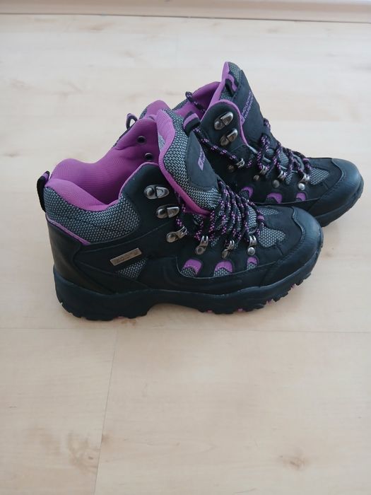 Маратонки Nike,Fila,Clarks