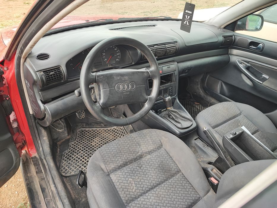 Audi A4 1.6 НА ЧАСТИ