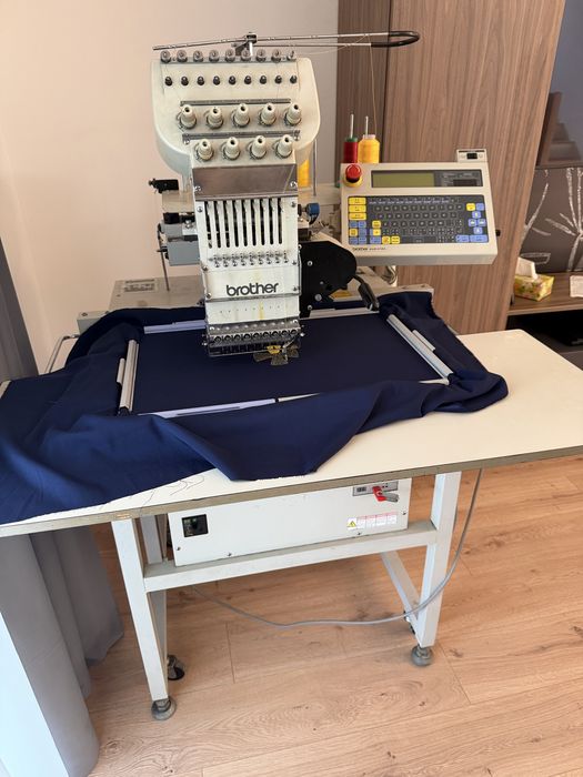 Masina de brodat industriala brother