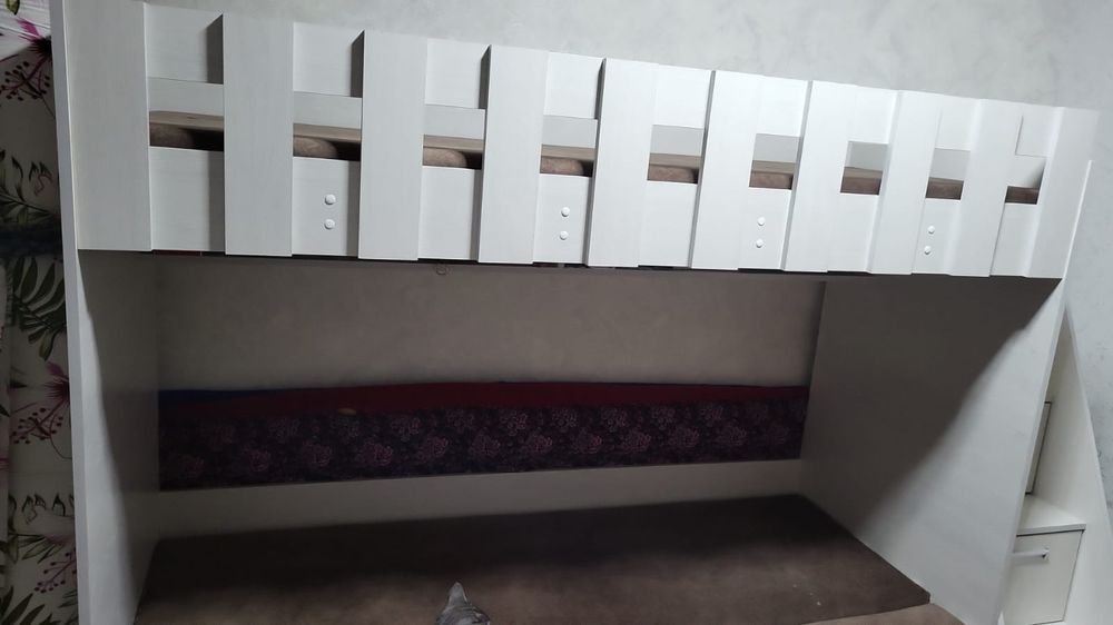 Продам кровать двухъярусную