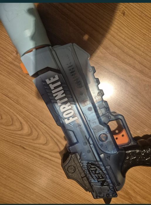 Nurf пистолет нов!