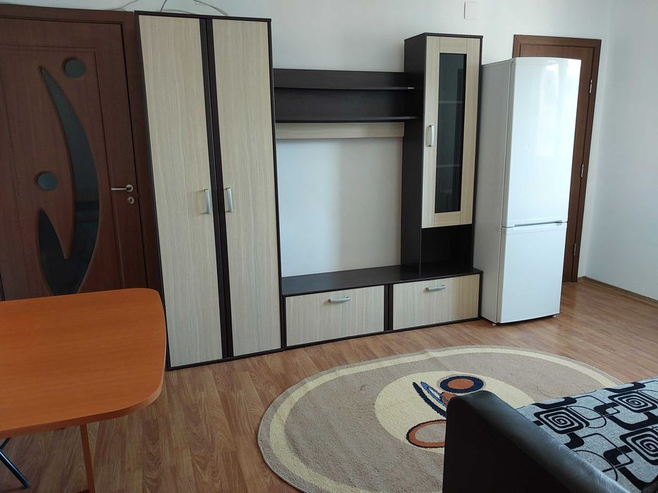 Închiriez apartament cu doua camere în Focșani