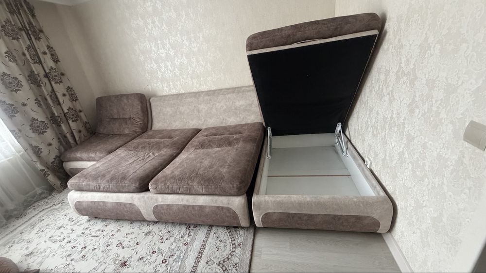 Угловой диван 2,5м