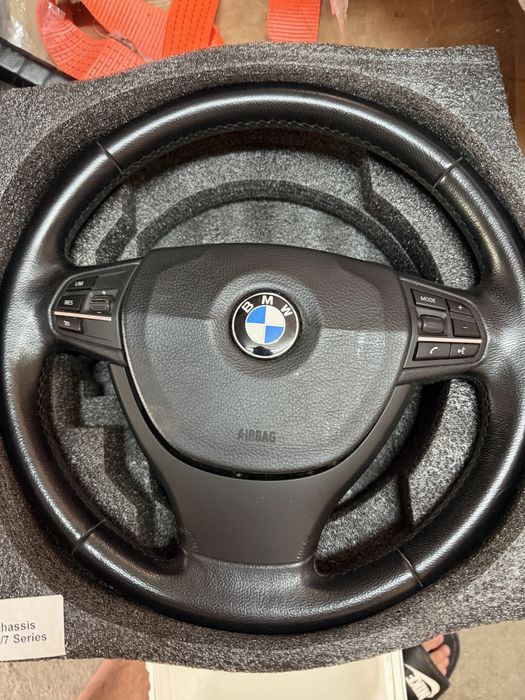 Оригинален волан за bmw f10