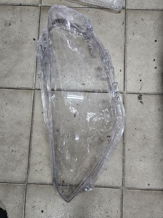 Стъкло за фар за F20