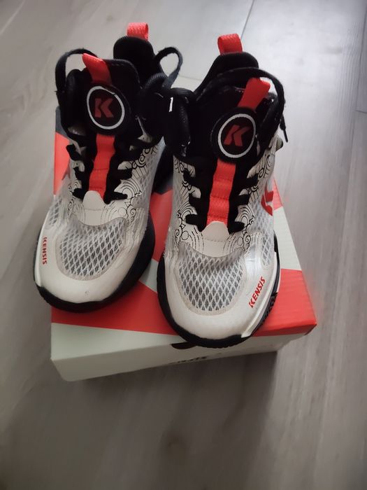 Adidași kensis copii