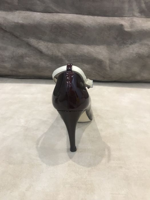 Женские туфли лаковые