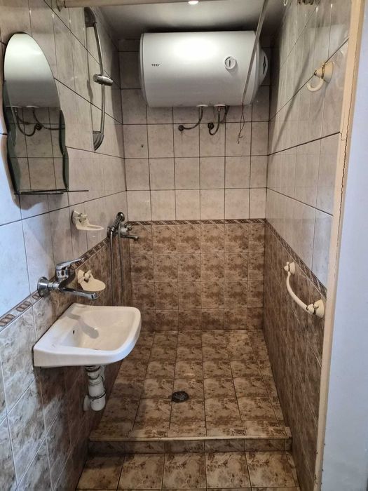 Дава се под наем Къща в Добрич, Център - 65 кв.м за 248.88 € - Снимка #11