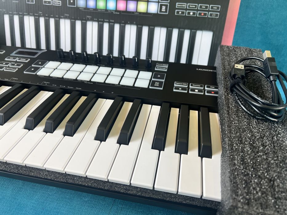 Novation Launchkey 37, impecabila
