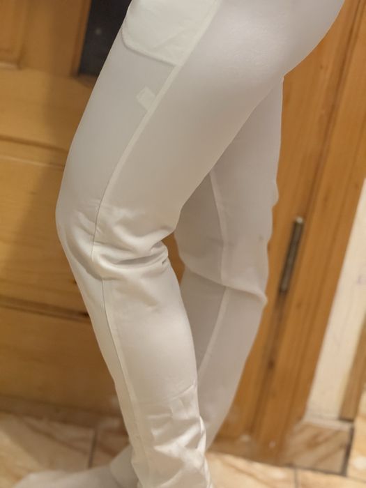 Pantaloni albi eleganti