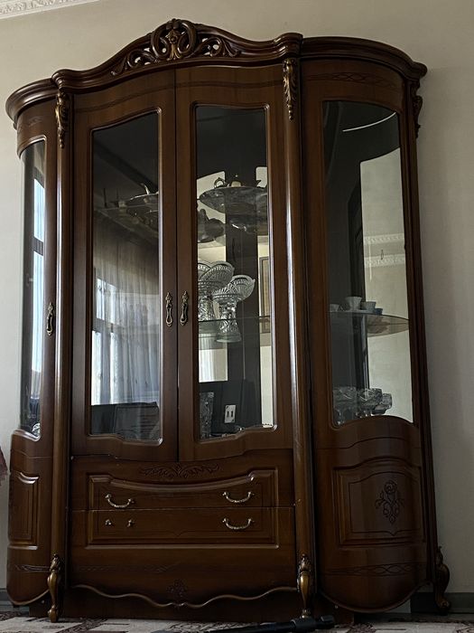 распашной шкаф для посуды, для вида