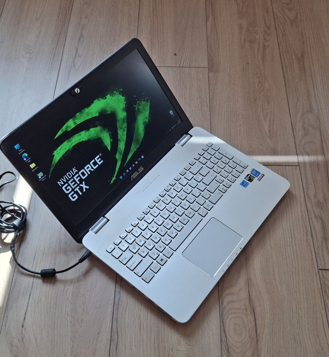 15.6' IPS Asus N551 Core i7-4720HQ/12GB/NVIDIA GTX 950 2GB GDDR5/256GB SSD