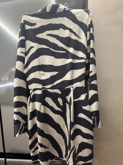 Сатенена рокля Zara