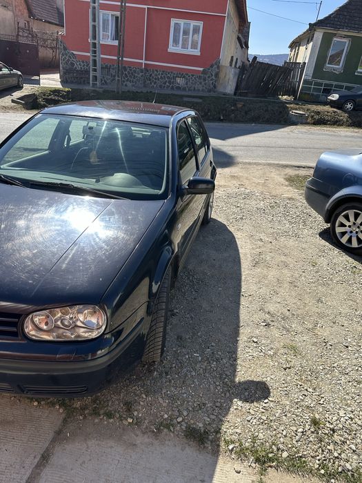 Golf 4 , motor 1,9 , 6 trepte masina proprie actele la zi