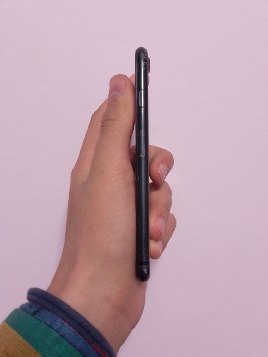 Iphone 7  32 gb sotiladi Айфон 7 32гб  в хорошем состоянии