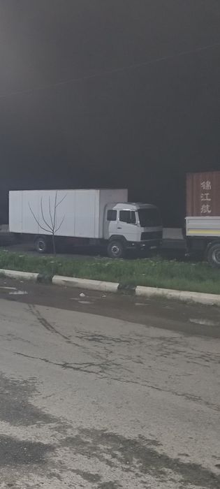 Mersedes bens 10 tonna yuk oladi balonlari yangi akumlator yangi