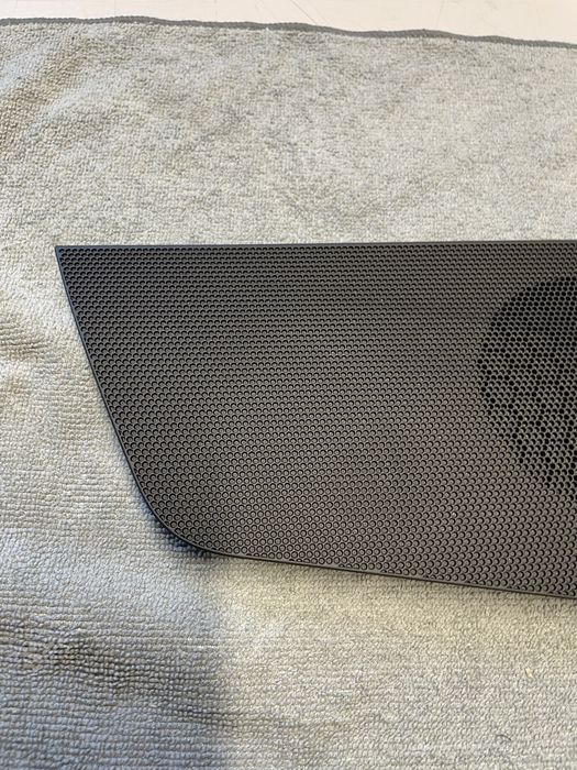 Plasa boxa bord auto vw golf 8