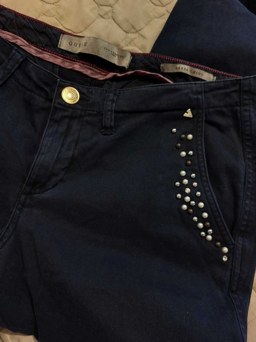 дамски панталон от Guess.