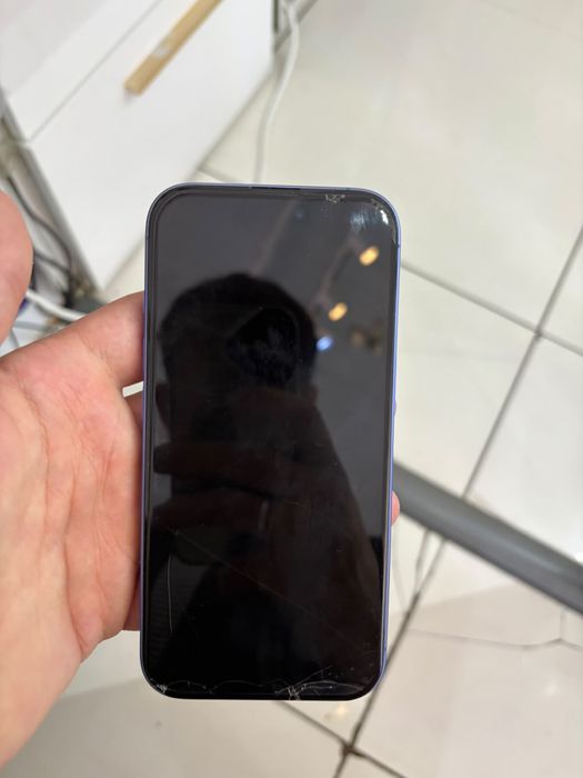 Продам Iphone 16