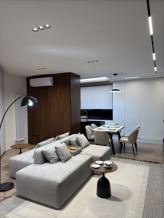 Uzbegim Продается 3 комнатная квартира ремонт ул.Бобура Аэропорт