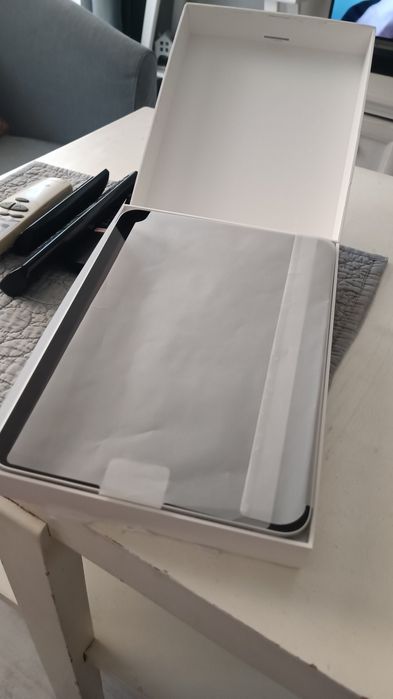 iPad (10 th generation) 64 GB. Нов.