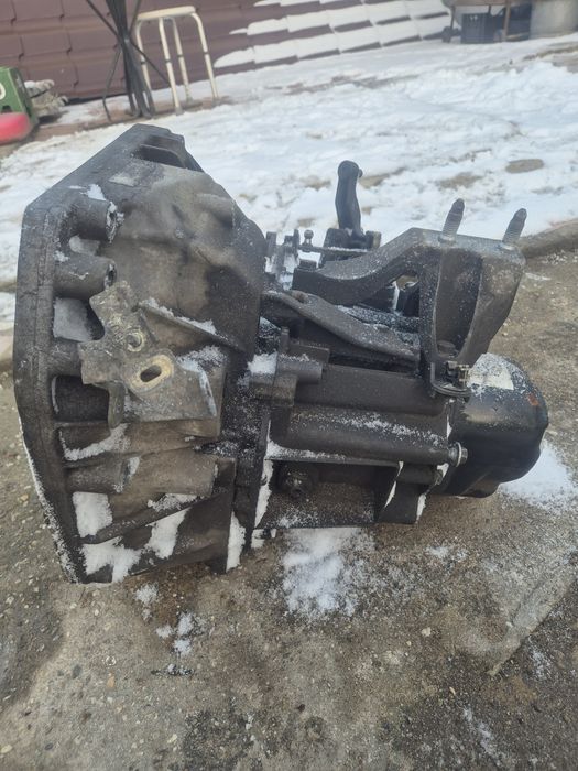 Cutie viteză dacia logan0.9 an 2018