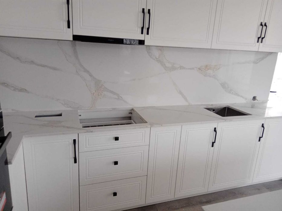 Blaturi de bucatarie din  quart Calacatta