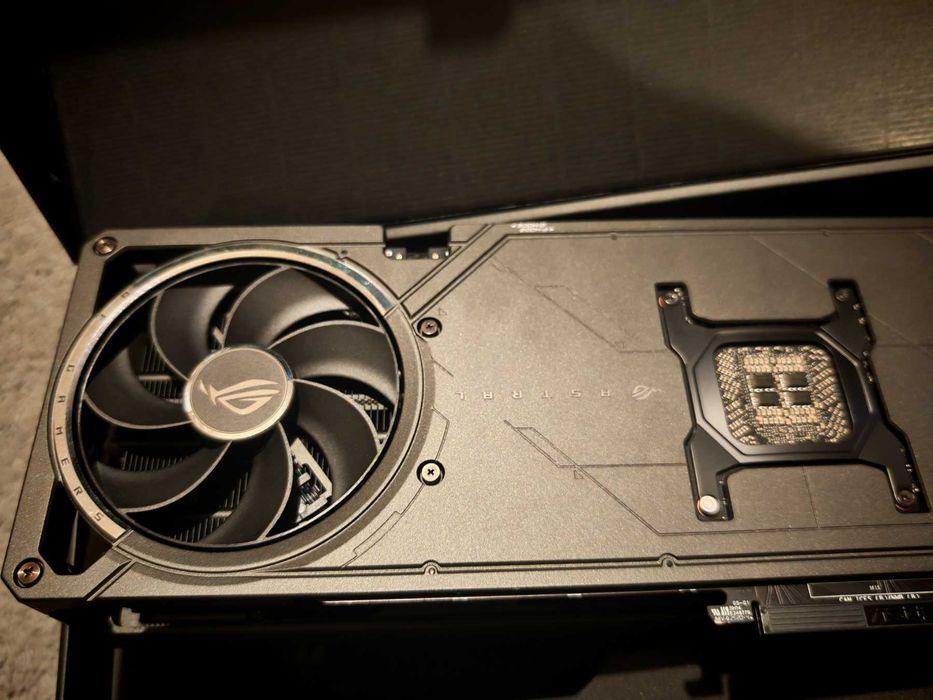 Видео карта ASUS ROG ASTRAL RTX 5090 32GB GDDR7 OC Edition