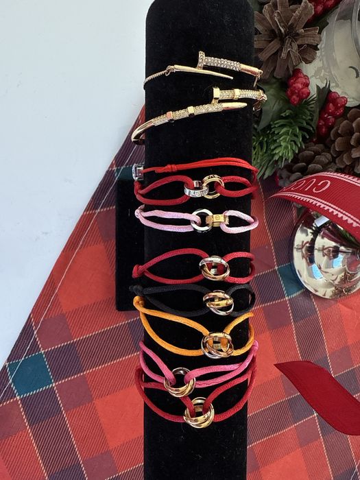 Гривна тип  cartie trinity , love