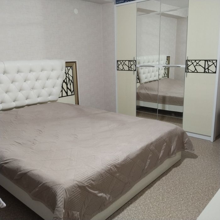 Продам спальный гарнитур