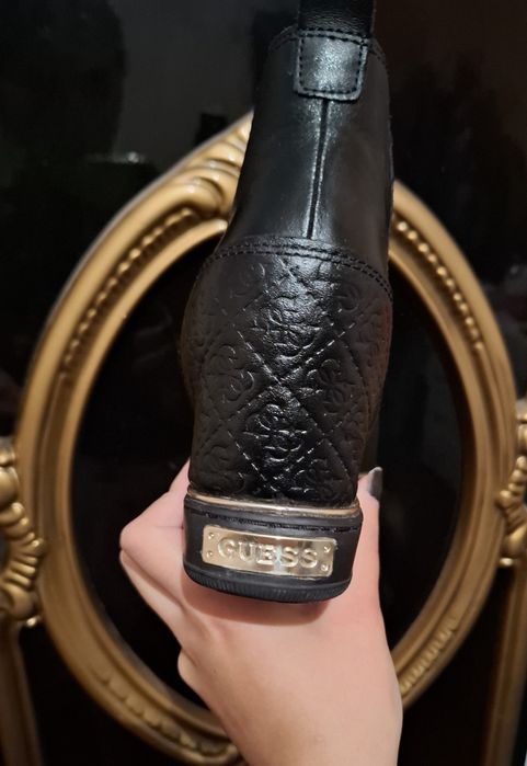 GUESS Дамски боти на плотформа