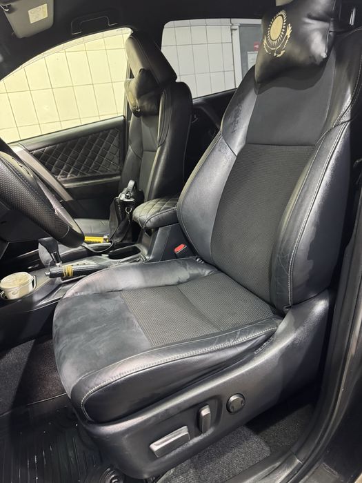 Продаю машину раф 4