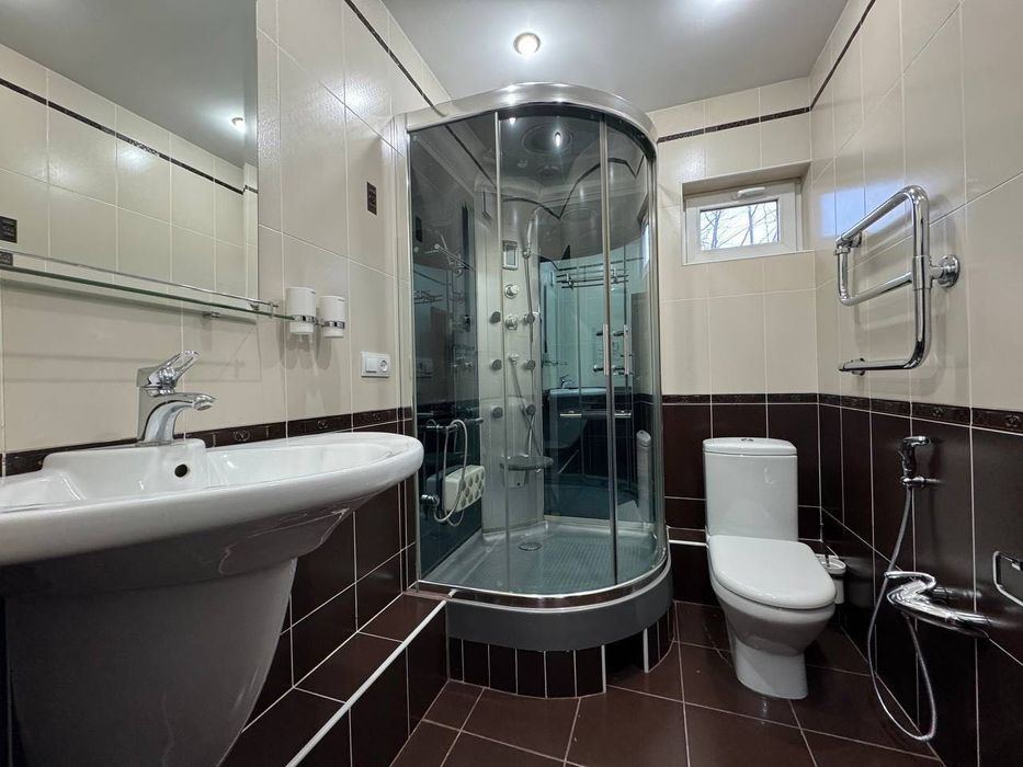 Продается 3 комнатная квартира ремонт ул.Садыка Азимова