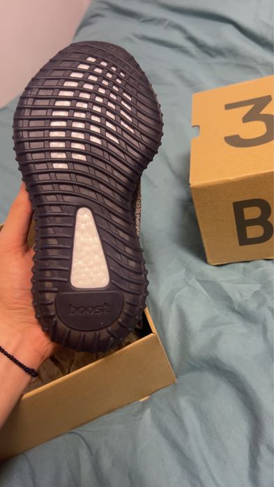 Yeezy Boost Carbon Beluga V2