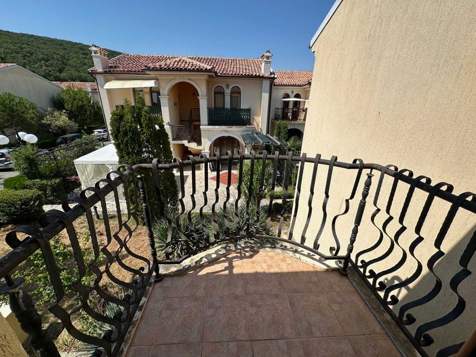 Продава се Двустаен апартамент в к.к. Елените - 56 кв.м за 1063 €/кв.м - Снимка #2