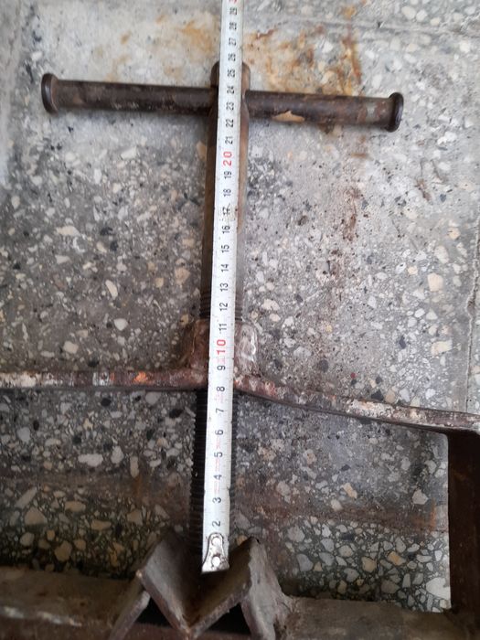 Тръбно менгеме,метчици и панти