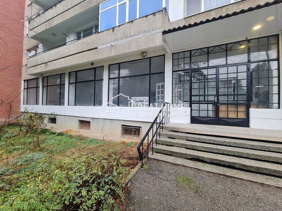 Магазин в Търговище-Център площ 120 цена 933