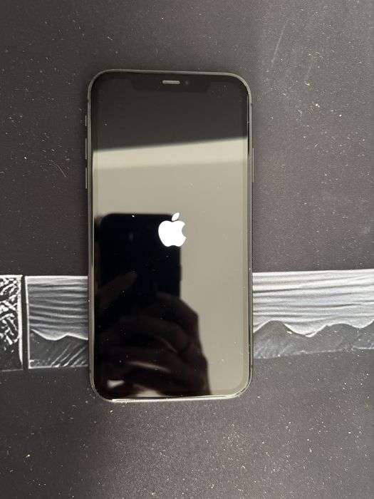 IPhone 11, 128 GB – 500lei (negociabil)