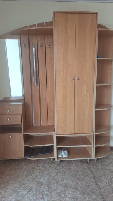 Продам шкаф в прихожую