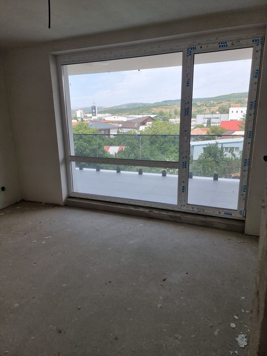 Apartament cu 3 camere strada Câmpina