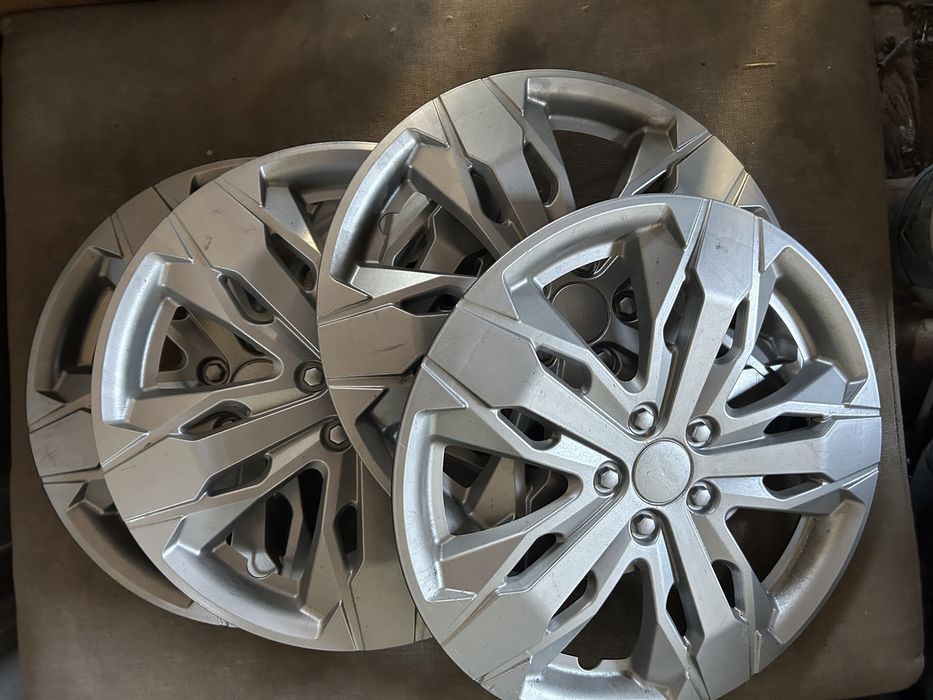 Продам колпаки почти новые