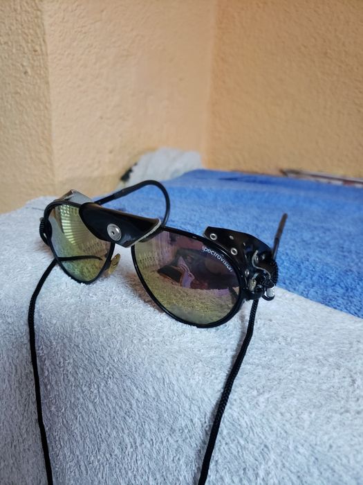Ochelari profesionali de munte.