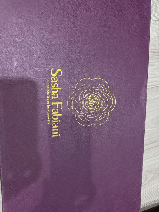 Продам сароги натуралка Sasha Fabiani