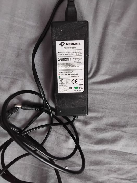 Продам зарядное устройство на электросамокат.