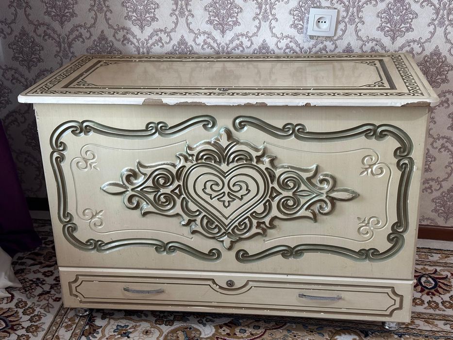 Сандық сатылады.