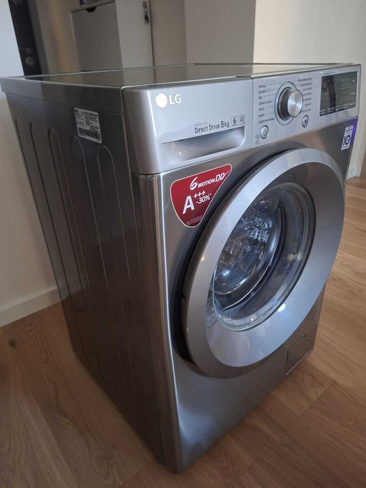 Mașină de spălat LG Direct Drive 8 kg, 1400 rpm