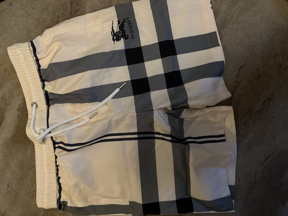 Нов Бански burberry без забележка